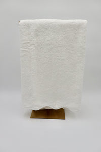 Weezie Scallop Bath Towel - White