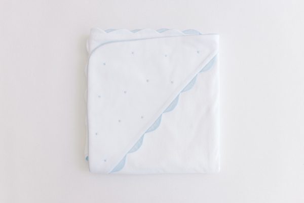 Hooded Towel with Embroidered Dots – Blue or Pink