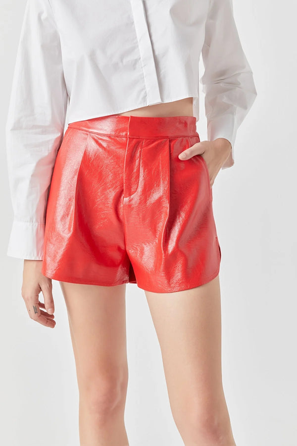 RED HIGH-WAISTED FAUX LEATHER SHORTS