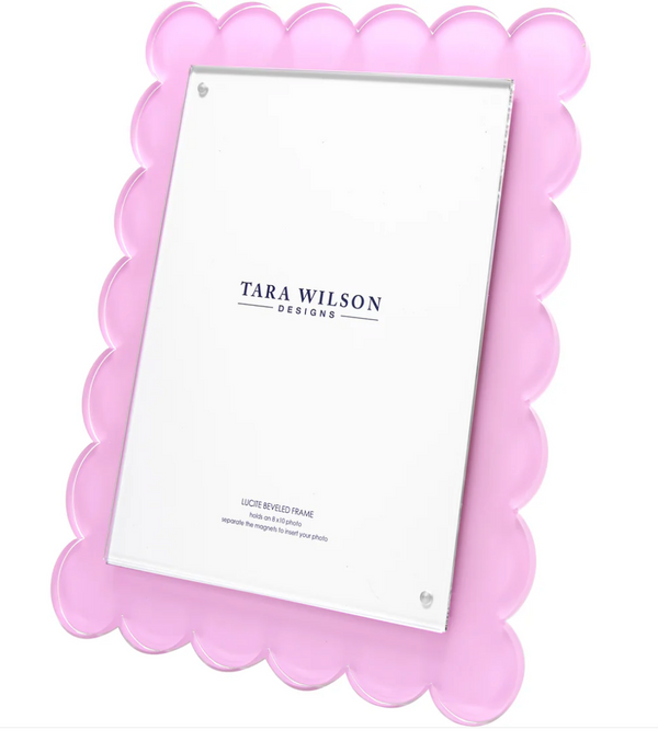 Tara Wilson Acrylic Scallop Frame - 8x10